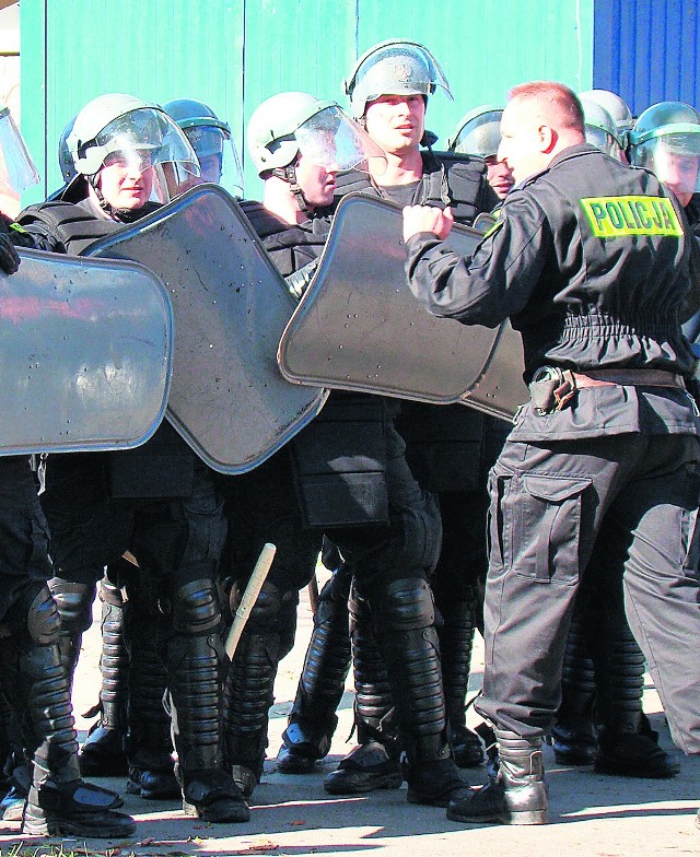 W ćwiczeniach wzięli udział policjanci prewencji z Nowego Targu, Myślenic i Zakopanego