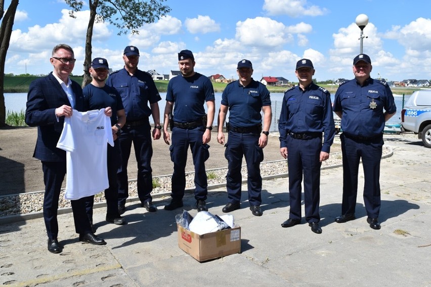 Policja Śrem gotowa do wypłynięcia na wody jeziora...