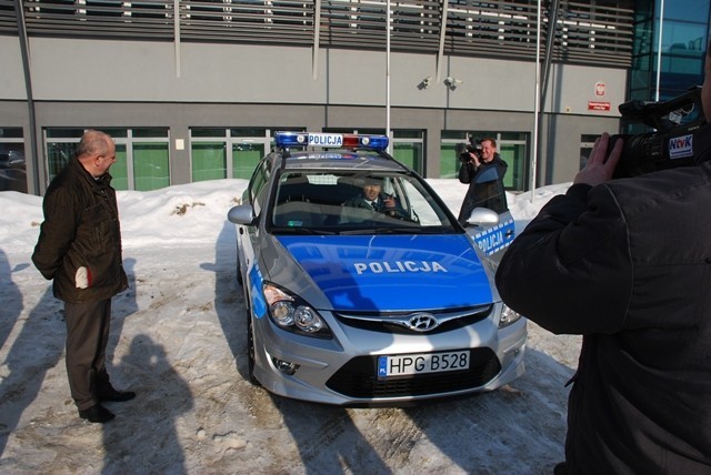 Policjanci ze stolicy Podhala mają trzy nowe samochody służbowe