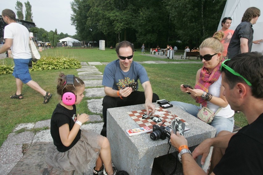 Off Festiwal 2012. Sobotnie koncerty w obiektywie Arkadiusza Goli [ZDJĘCIA]