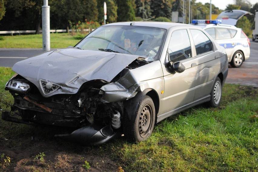 Śrem: wypadek na skrzyżowaniu ulic Piłsudskiego i ks. Kajetańczyka (ZDJĘCIA)