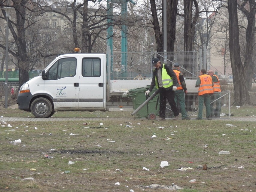 Wyspa Słodowa tonie w śmieciach (ZDJĘCIA)