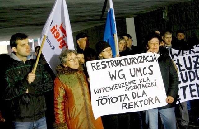 Protest 23 października na UMCS przeciwko zwolnieniom 400 pracowników