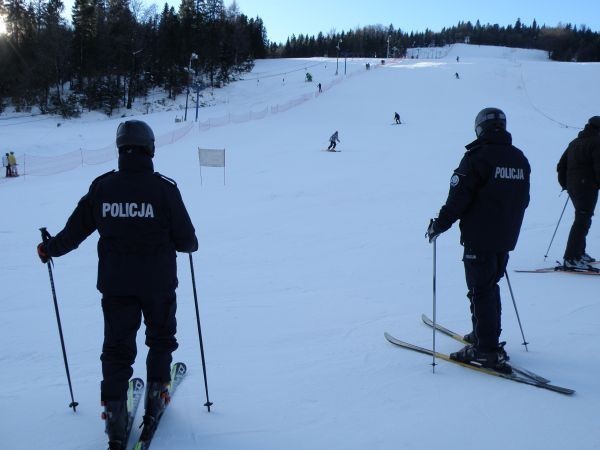 Powiat nowosądecki: policyjni narciarze już czuwają [ZDJĘCIA]