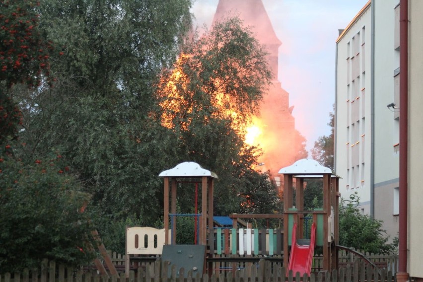 Nowy Staw. Pożar plebanii parafii św. Mateusza Apostoła. Niestety zginęła jedna osoba 