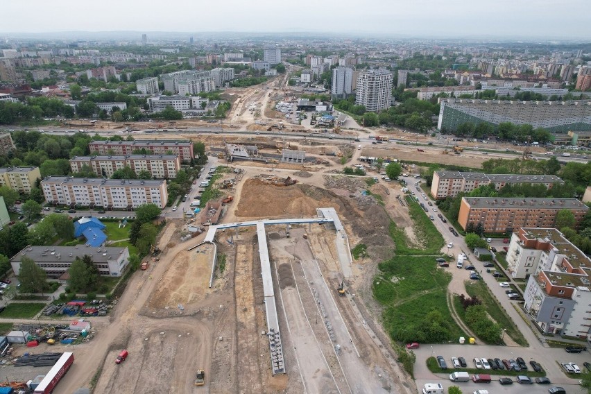 Kraków. Tramwaj do Górki Narodowej: drążą tunel i rosną estakady. Nowe zdjęcia