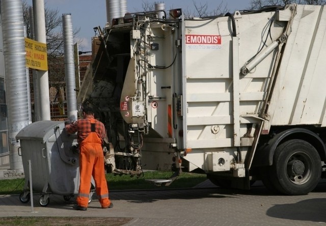 Lublin: Rusza infolinia o opłatach za usuwanie śmieci