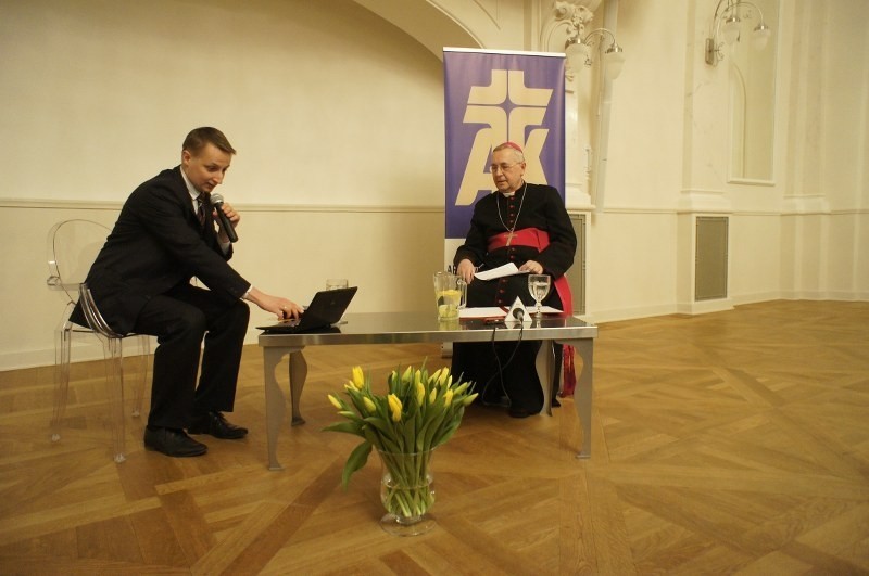 Poznań: Debata mieszkańców z arcybiskupem Stanisławem Gądeckim [ZDJĘCIA]