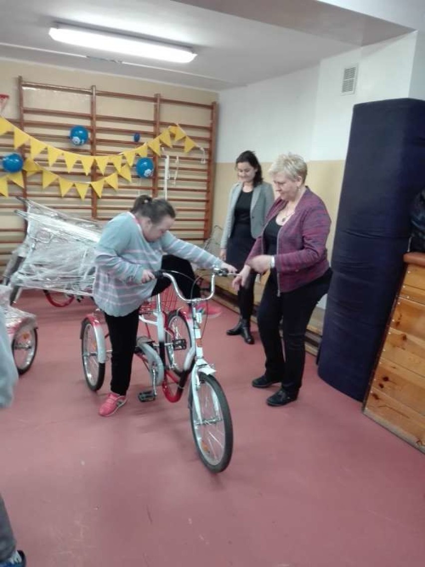 Uczniowie Zespołu Placówek Specjalnych w Pleszewie otrzymali rowery rehabilitacyjne!