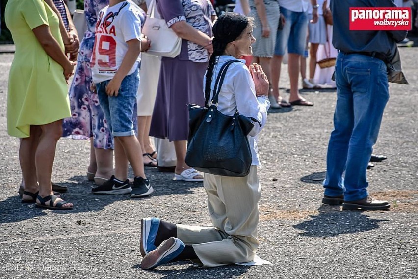 Wałbrzych: Procesja Bożego Ciała na Piaskowej Górze [ZDJĘCIA]