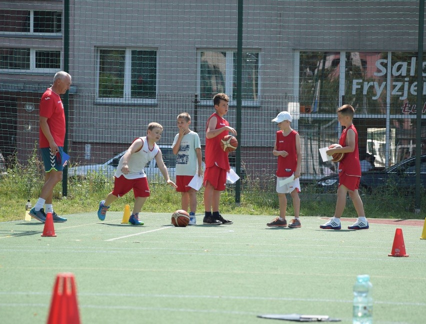  Młodzi koszykarze z Kielc podsumowali sezon. Wspólnym piknikiem 