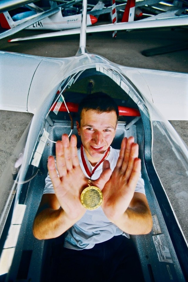 Krzysztof Cisek spędził w powietrzu 530 godzin i przeleciał 10 000 km