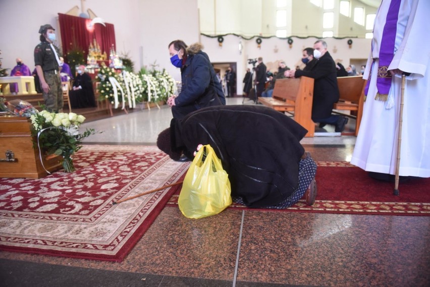 Pogrzeb biskupa Adama Dyczkowskiego. We wtorek, 26 stycznia został pochowany w krypcie gorzowskiej katedry