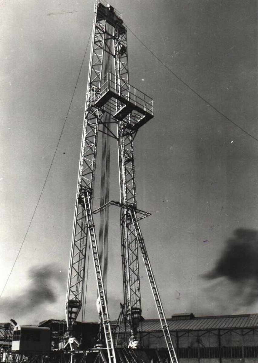 Międzynarodowe Targi Poznańskie 1960.
 Nowoczesna wieża...