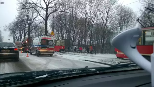 Wypadek w Bytomiu: Samochód dostawczy uderzył w tramwaj