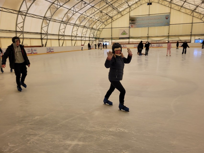 Integracja na lodzie. Zimowa wycieczka dla uczniów PSP 4 w Radomsku. ZDJĘCIA