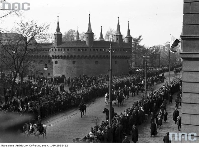 Defilada, 1933 rok.http://www.audiovis.nac.gov.pl/obraz/116516/