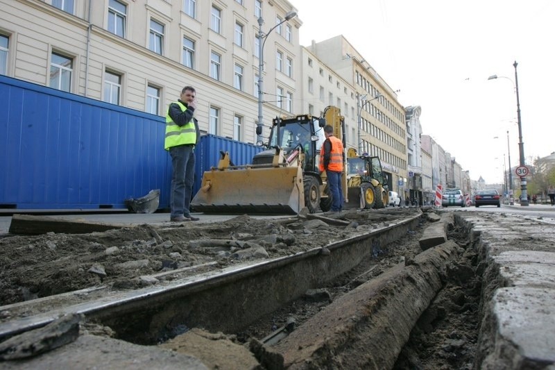 Remont torowiska na ul. 27 Grudnia.