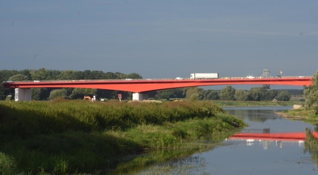 Budowa dwóch mostów na S3 trwała łącznie 3,5 roku.