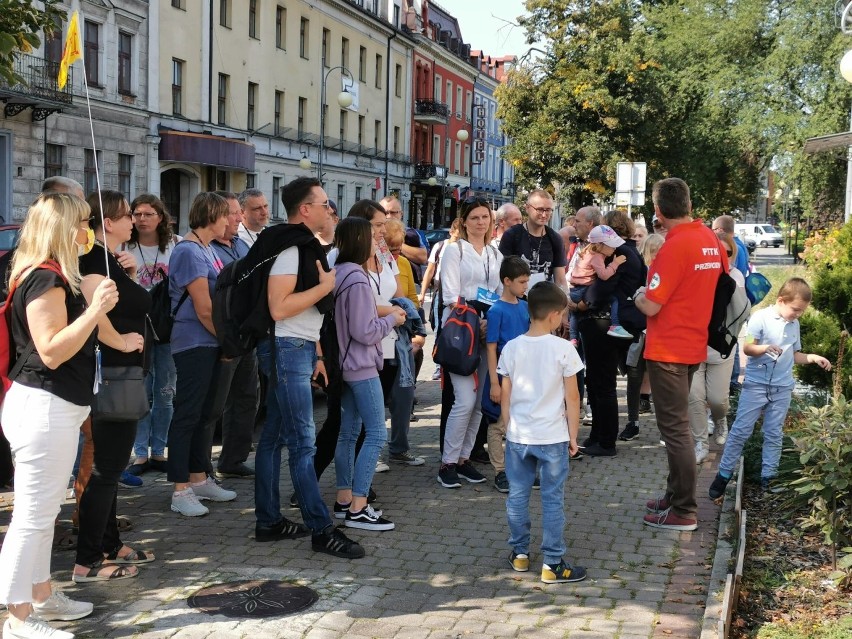 Turyści z Komornik zwiedzali Kalisz. Co zobaczyli? ZDJĘCIA