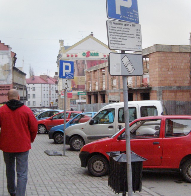 Miasto szacuje, że nowe zasady parkowania uszczuplą dochody z tego tytułu o ok. 100 tys. zł