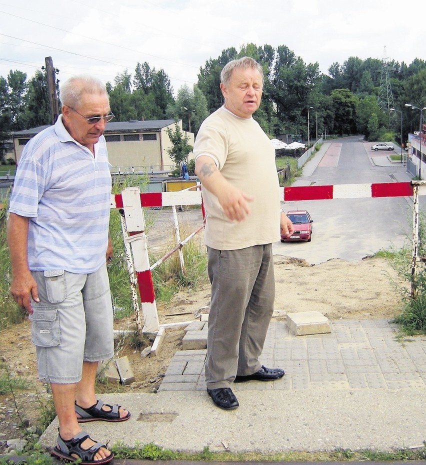 Robert Włosek (z lewej) i Wincenty Andrzejaszek proponują...