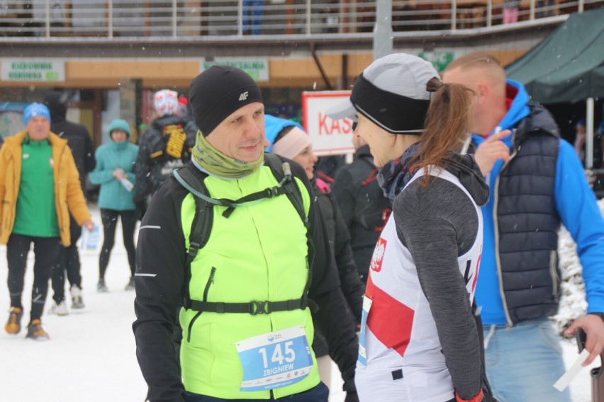 7. Trail Kamieńsk na Górze Kamieńsk wystartował. Na trasie ponad 400 biegaczy. ZDJĘCIA
