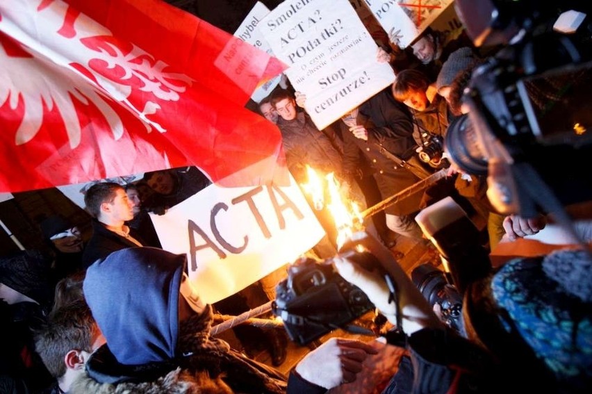 Ostatnie protesty przeciwko ratyfikacji ACTA przyciągały...