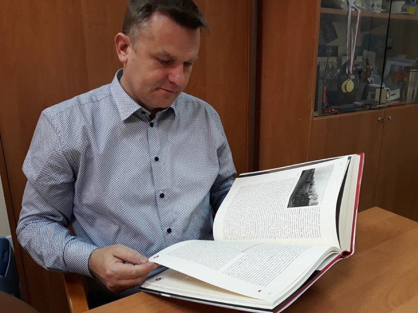 Pleszewianin jest jednym z ponad pięćdziesięciu autorów haseł do "Encyklopedii Powstania Wielkopolskiego 1918-1919"