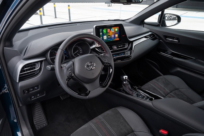 W 2023 roku Toyota C-HR utrzymuje pozycję lidera w segmencie...