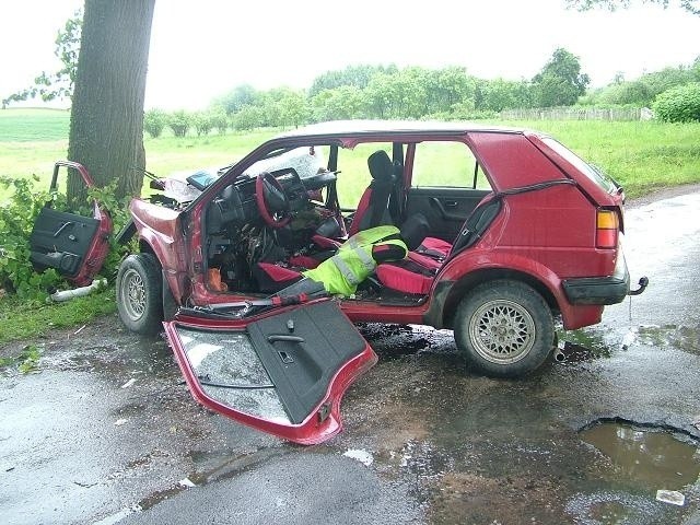 Tak wyglądał volkswagen golf po tragicznym wypadku