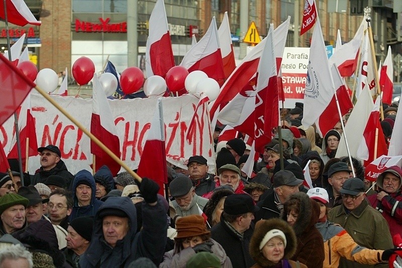 Demonstranci z PiS zablokowali centrum Wrocławia (ZDJĘCIA, FILMY)