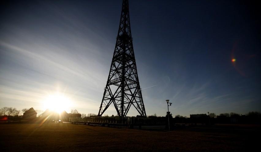 Gliwice, Radiostacja, po godz. 8. Słońce już wstało, a teraz...