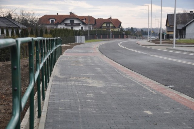 Gotowy jest prawie 500-metrowy północno-zachodni odcinek obwodnicy Kęt od ul. Staszica do ul. Mickiewicza z włączeniem do ronda na drodze wojewódzkiej 948