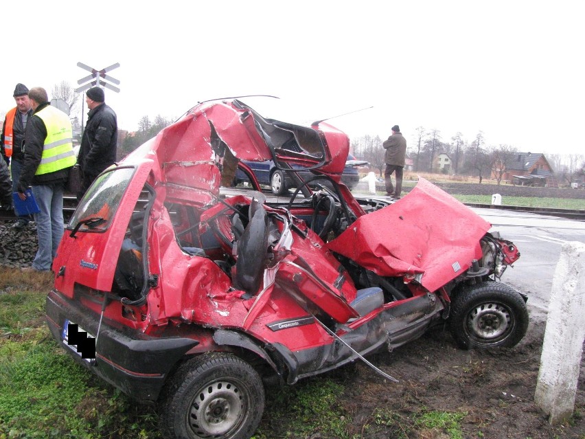 Wypadek na torach. Kobieta nie żyje, maszynista był pijany (ZDJĘCIA)