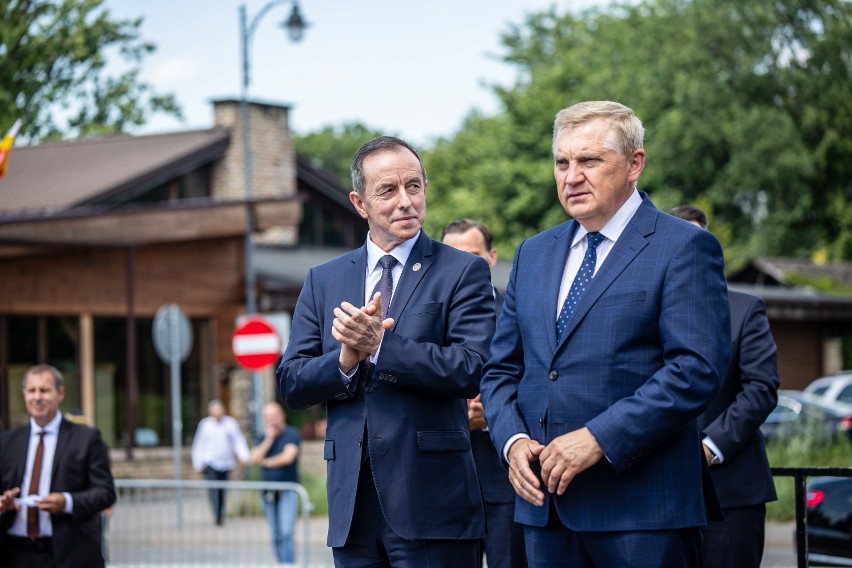 Sarkofag na Rynku Siennym. Poświęcono dawny Cmentarz Ewangelicko-Augsburski. Uroczystości z marszałkiem Senatu