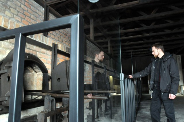 Muzeum na Majdanku: Krematorium chronią kurtyny z hartowanego szkła i stali