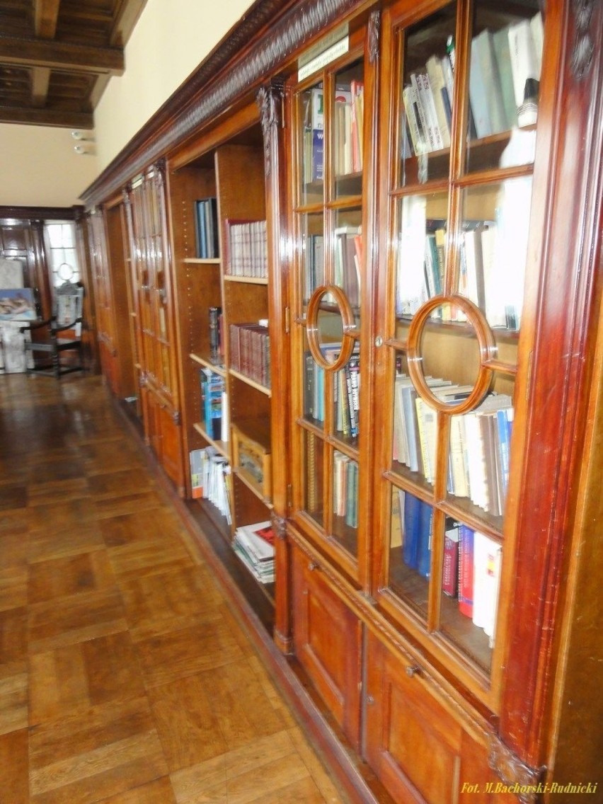 Pałacowe zbiory biblioteczne.