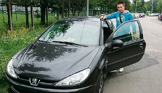 Paweł Grzywa z Katowic. Ma 19 lat i od roku prawo jazdy....