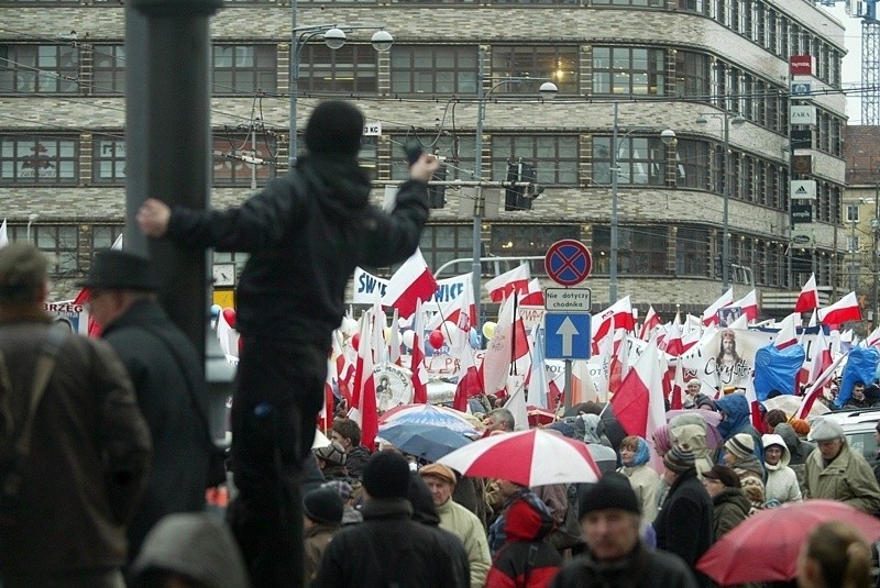 Demonstranci z PiS zablokowali centrum Wrocławia (ZDJĘCIA, FILMY)