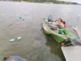 WOPR ratował wędkarzy na Jeziorze Nyskim. Ich łódź wywróciła się do góry dnem