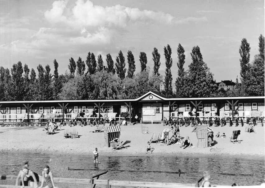 Na kąpielisku miejskim Blücherbad w Szczecinku, dziś plaża...