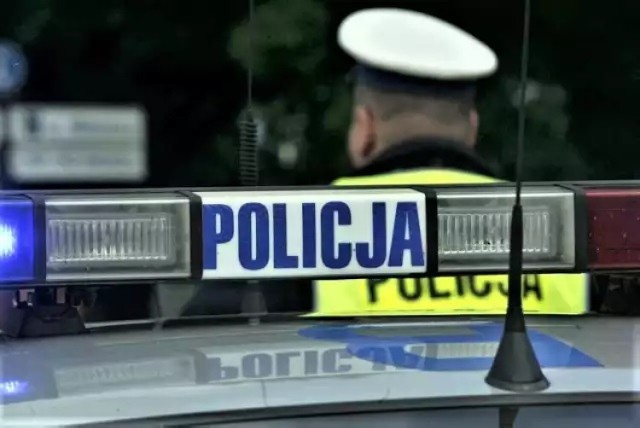 Policjanci namierzyli samochód marki Opel Vectra, którego kierowca jechał za szybko. Mundurowi podali sygnał do zatrzymania. Mężczyzna jednak nie miał zamiaru poddać się kontroli