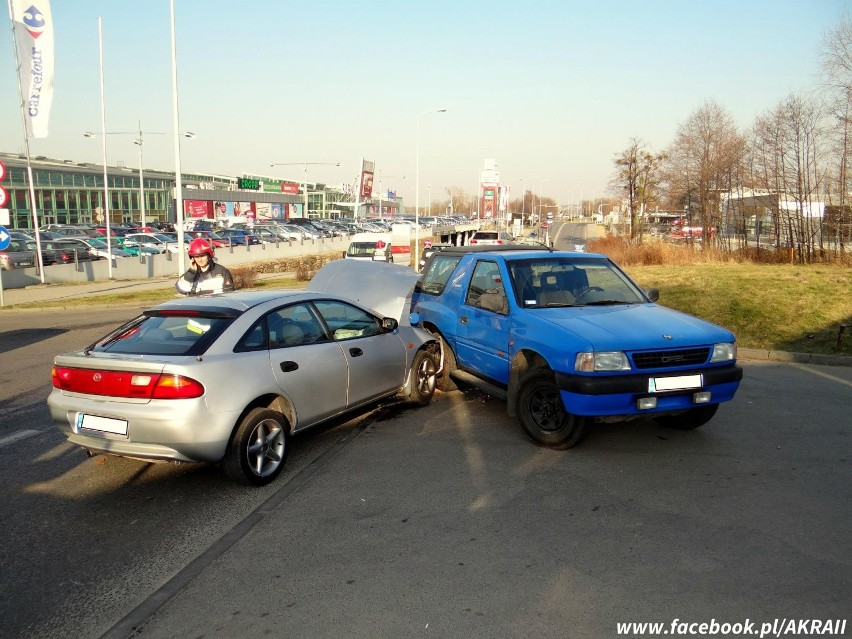 Zderzenie samochodów pod Sarnim Stokiem