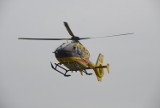 Kierowca wjechał w dom w Czersku. Helikopter LPR zabrał go do szpitala