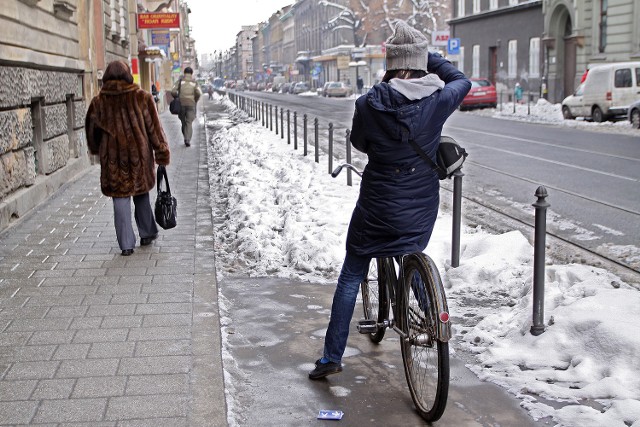 Zdarza się, że ścieżki rowerowe nie są w ogóle przejezdne.