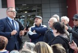 Protest mieszkańców bloków komunalnych przed Urzędem Miasta! Było gorąco! ZDJĘCIA