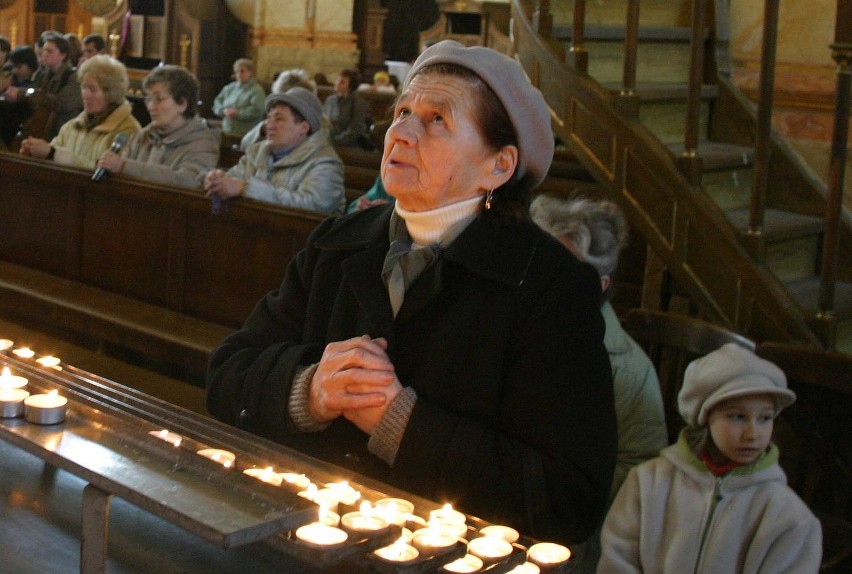 8 lat od śmierci Jana Pawła II. Co w nas zostało z tych dni? Nic [ZDJĘCIA]