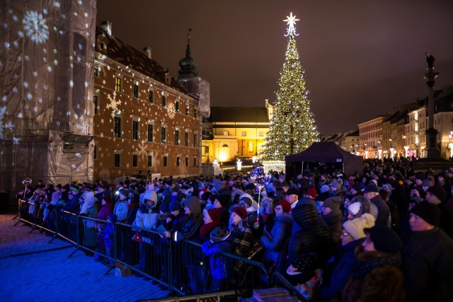 Warszawskie kolędowanie 2018 na placu Zamkowym. Święta powróciły! [ZDJĘCIA]