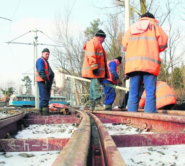 Torowisko na pętli pod cmentarzem poczeka na otwarcie